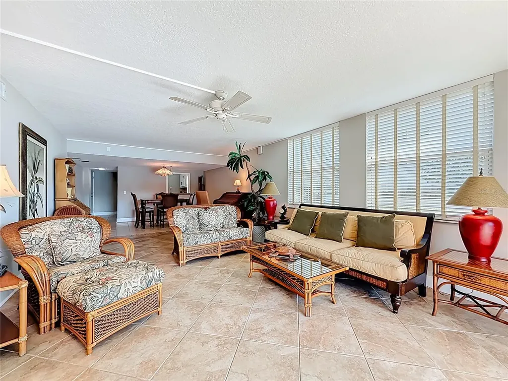 7930 Sun Island Dr S South Pasadena FL 33707