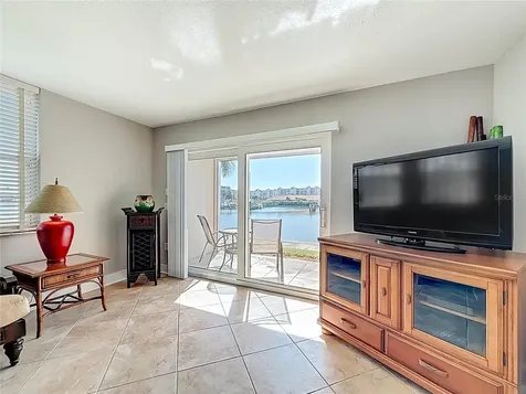 7930 Sun Island Dr S South Pasadena FL 33707
