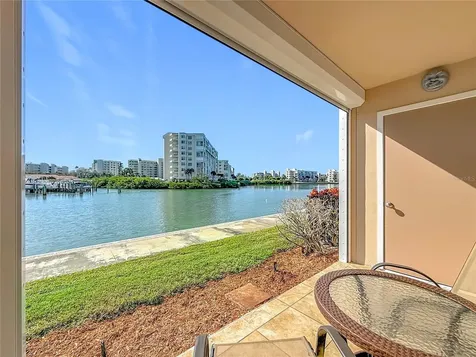 7930 Sun Island Dr S South Pasadena FL 33707