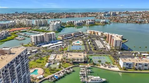 7930 Sun Island Dr S South Pasadena FL 33707