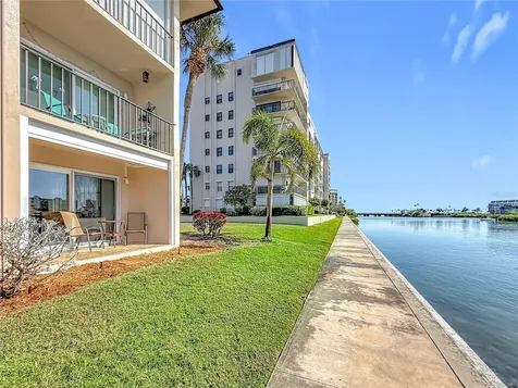 7930 Sun Island Dr S South Pasadena FL 33707