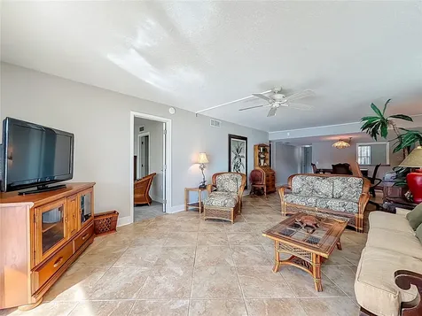 7930 Sun Island Dr S South Pasadena FL 33707