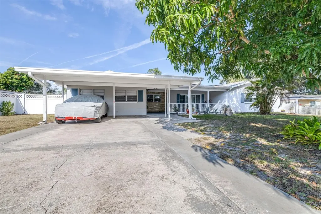 937 Avenue L SE Winter Haven FL 33880