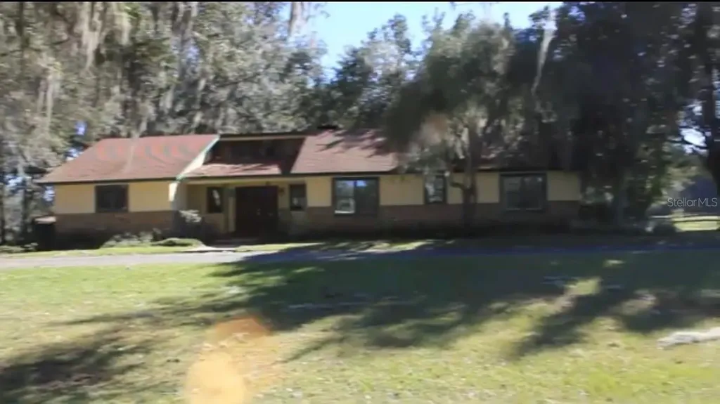 9400 NW 160th Street Reddick FL 32686