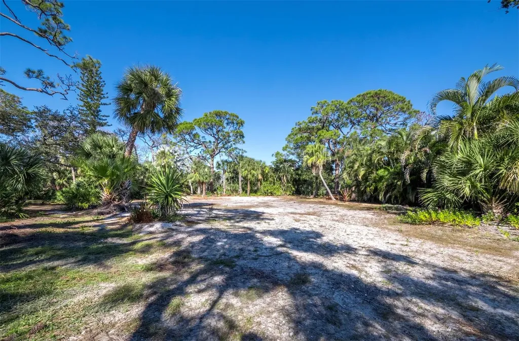 7233 Pine Needle Road Sarasota FL 34242