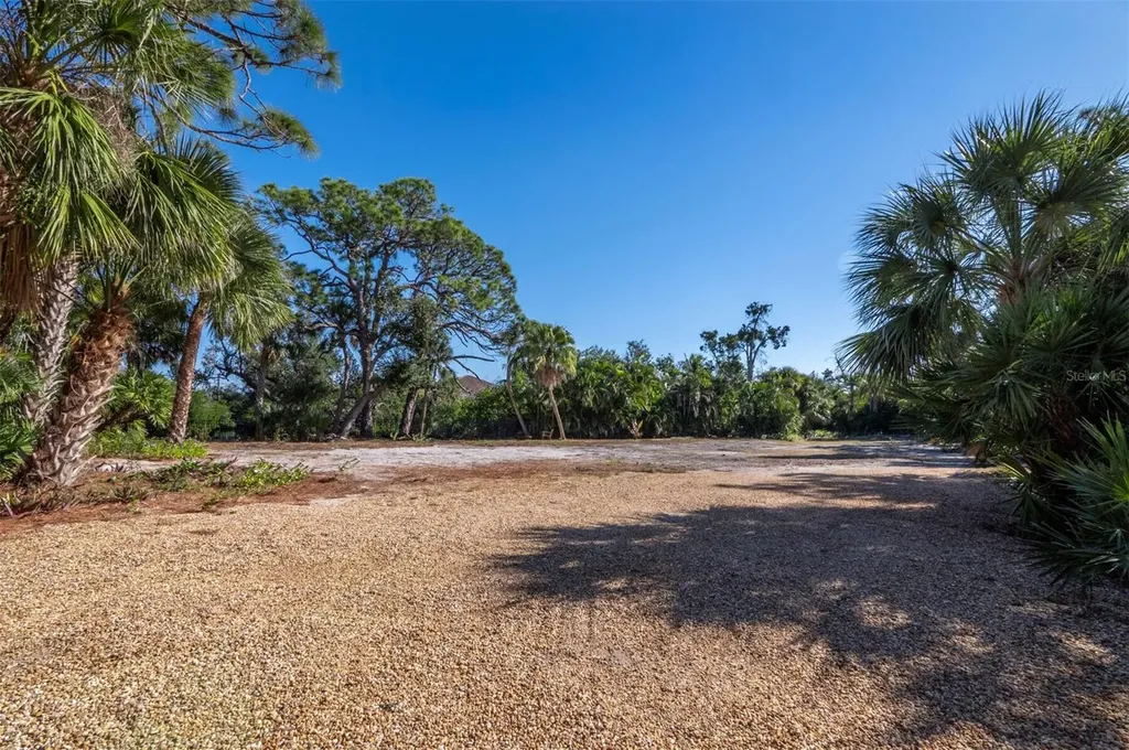 7233 Pine Needle Road Sarasota FL 34242