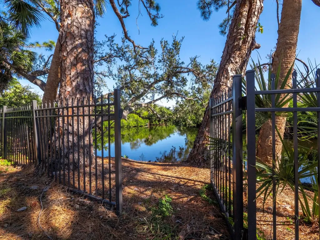 7233 Pine Needle Road Sarasota FL 34242