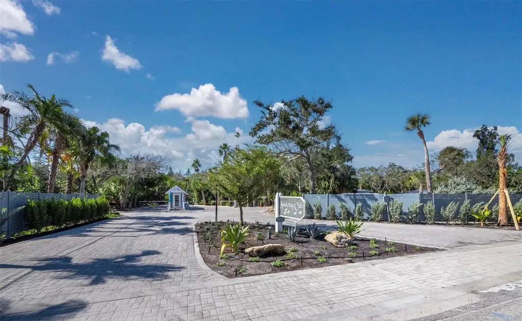 7233 Pine Needle Road Sarasota FL 34242