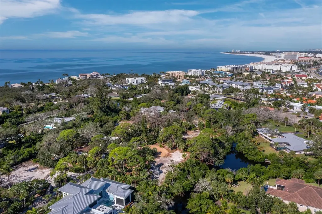 7233 Pine Needle Road Sarasota FL 34242