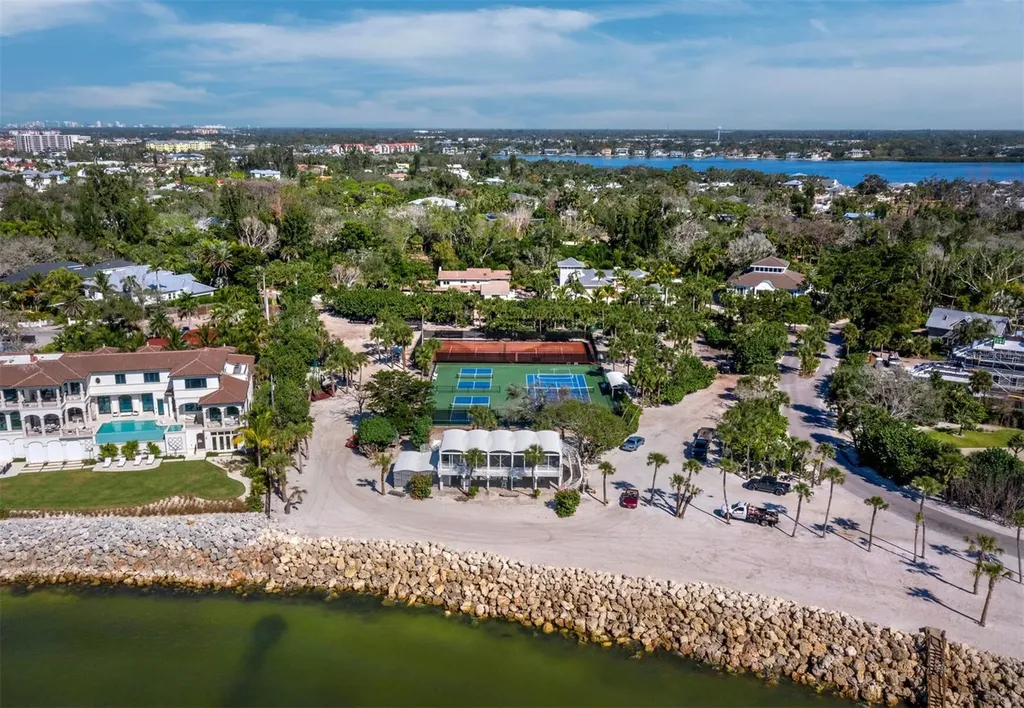 7233 Pine Needle Road Sarasota FL 34242