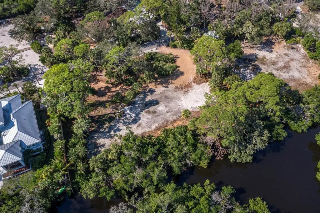 7233 Pine Needle Road Sarasota FL 34242