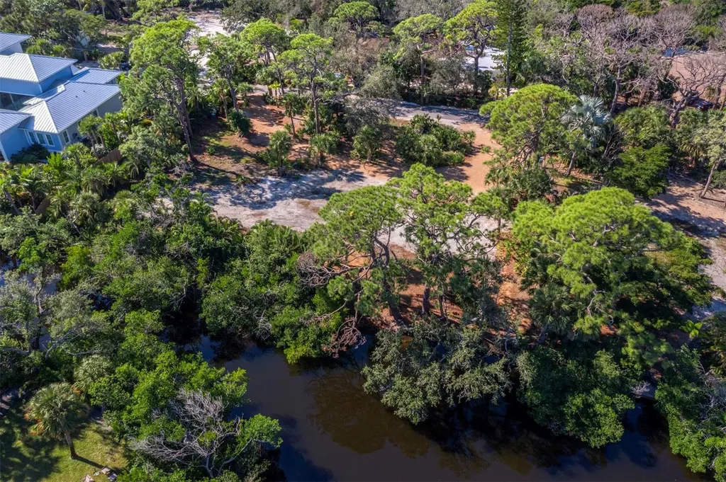 7233 Pine Needle Road Sarasota FL 34242