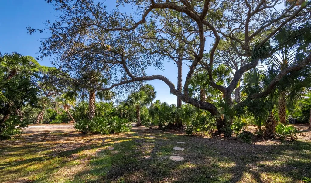7233 Pine Needle Road Sarasota FL 34242