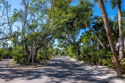 7233 Pine Needle Road Sarasota FL 34242