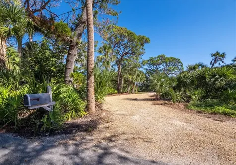 7233 Pine Needle Road Sarasota FL 34242