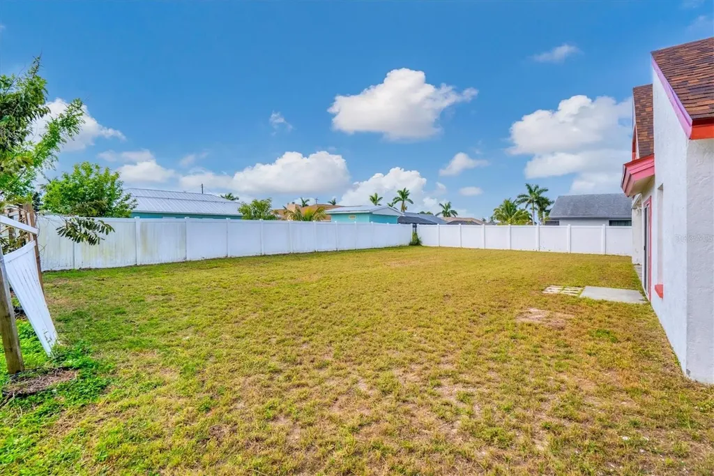 1930 Viscaya Parkway Cape Coral FL 33990