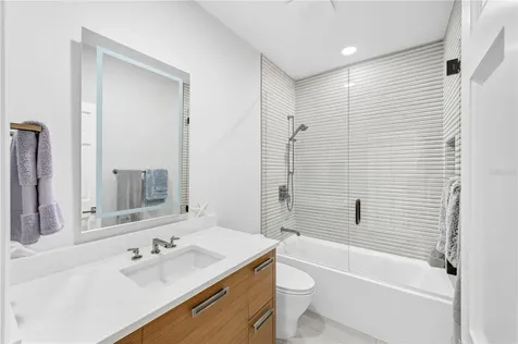 3315 Bay Shore Road Sarasota FL 34234