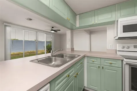 142 Mango Drive Davenport FL 33897