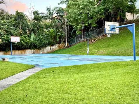 1306 Ave. Monte Carlo Portal De La Reina San Juan PR 00924