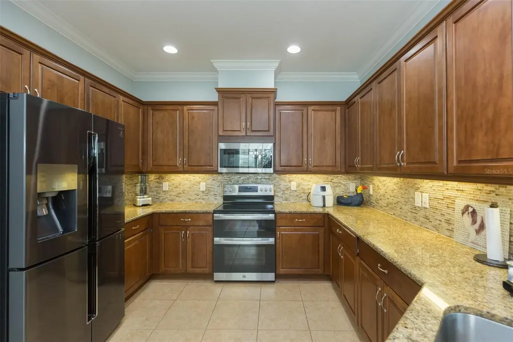 712 Chipper Drive Sun City Center FL 33573