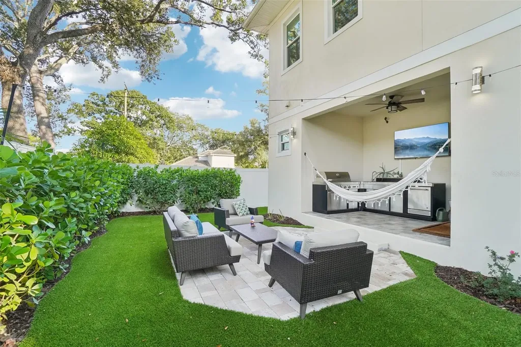 3203 W Fielder Street Tampa FL 33611