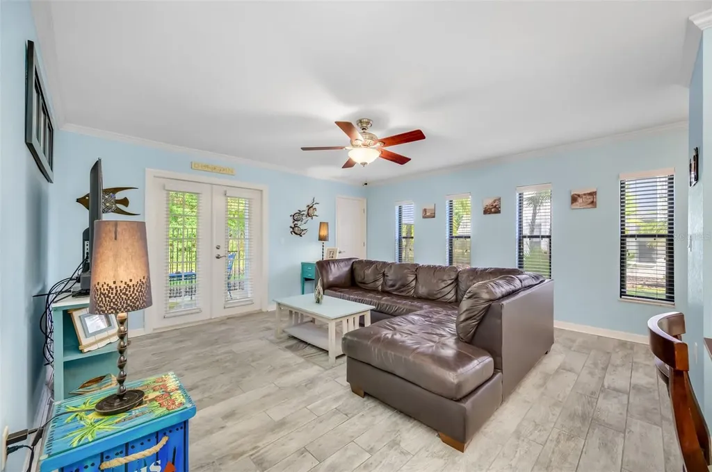 708 Lyndhurst Dunedin FL 34698