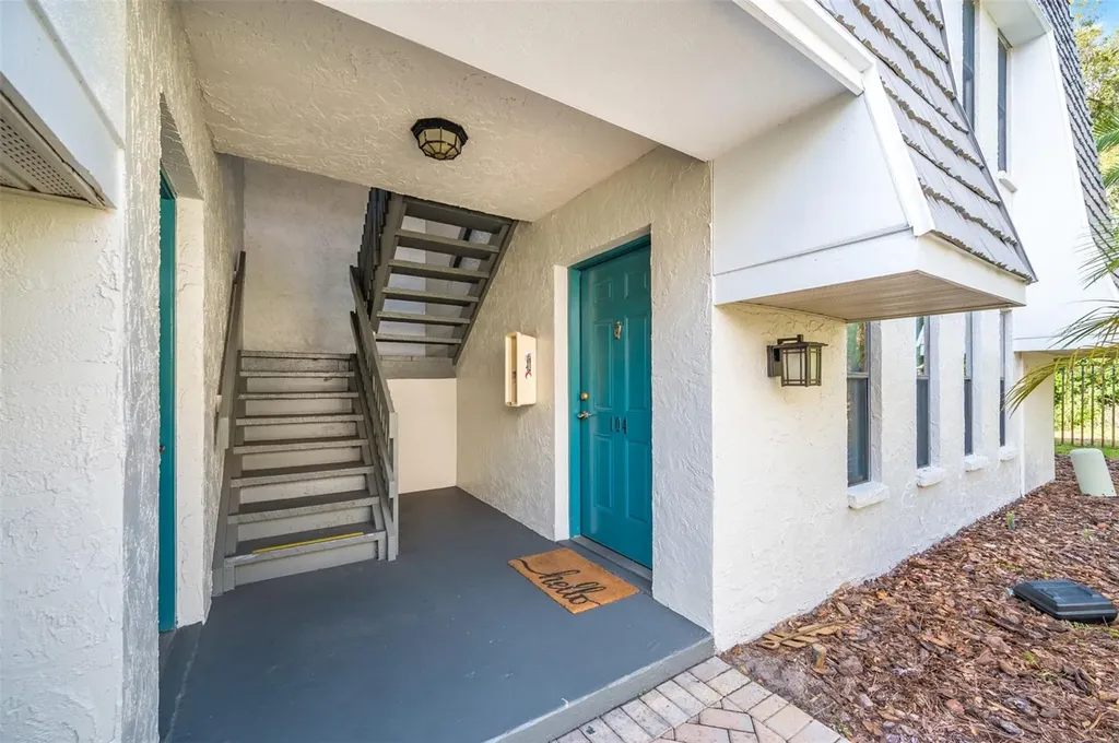 708 Lyndhurst Dunedin FL 34698