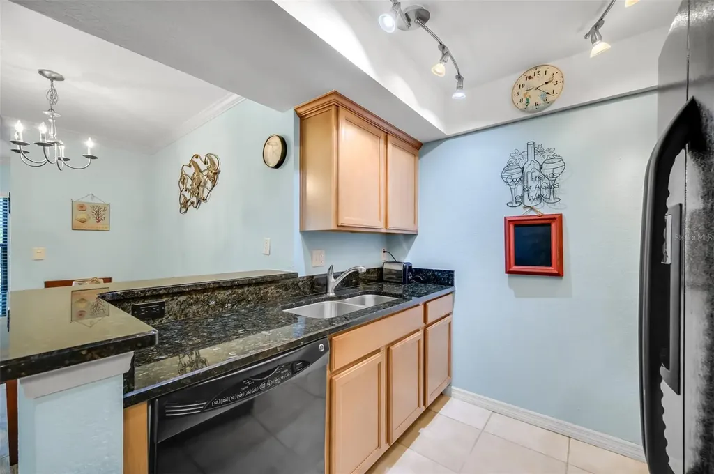 708 Lyndhurst Dunedin FL 34698