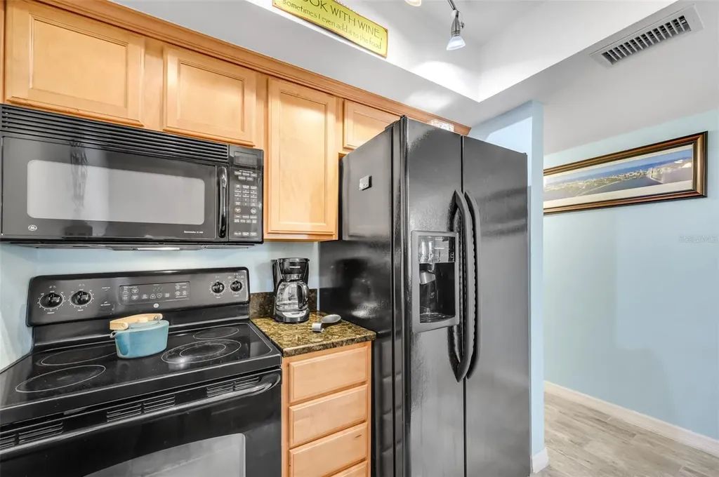 708 Lyndhurst Dunedin FL 34698