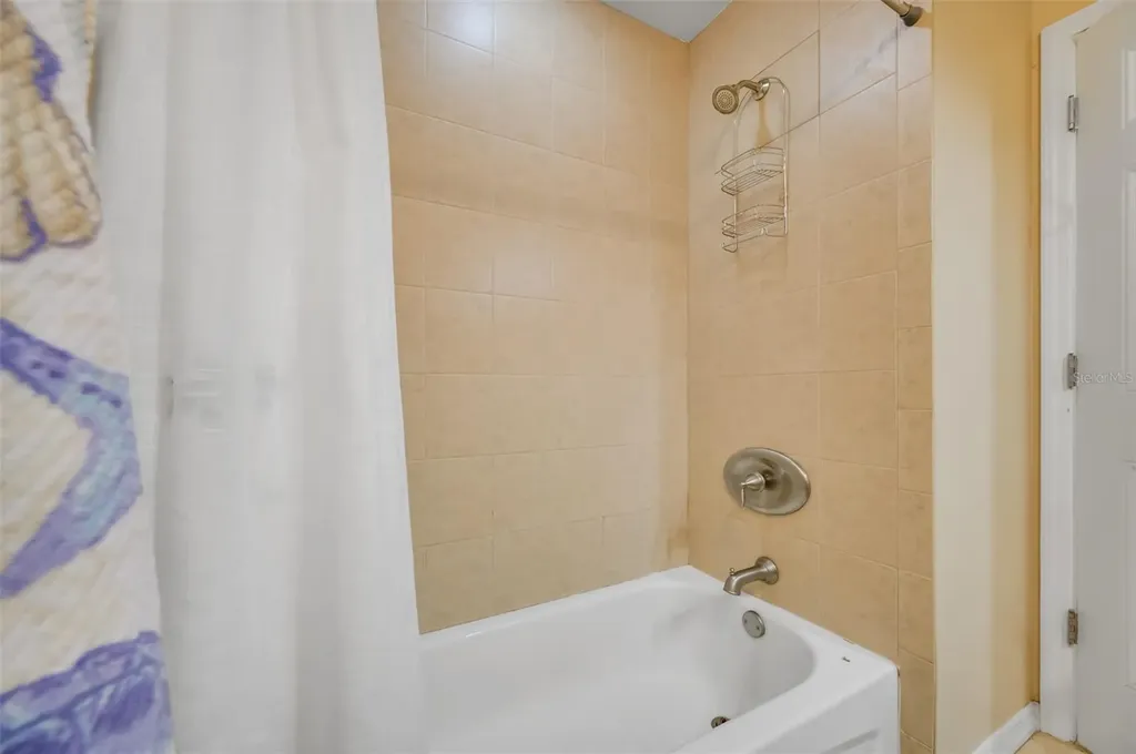 708 Lyndhurst Dunedin FL 34698