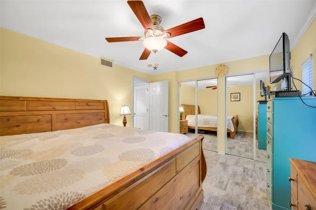 708 Lyndhurst Dunedin FL 34698