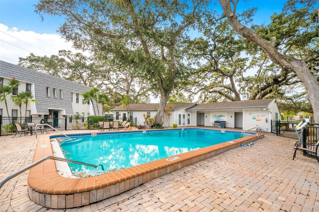 708 Lyndhurst Dunedin FL 34698