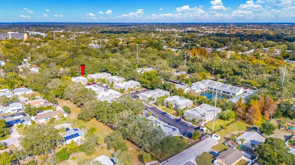 708 Lyndhurst Dunedin FL 34698