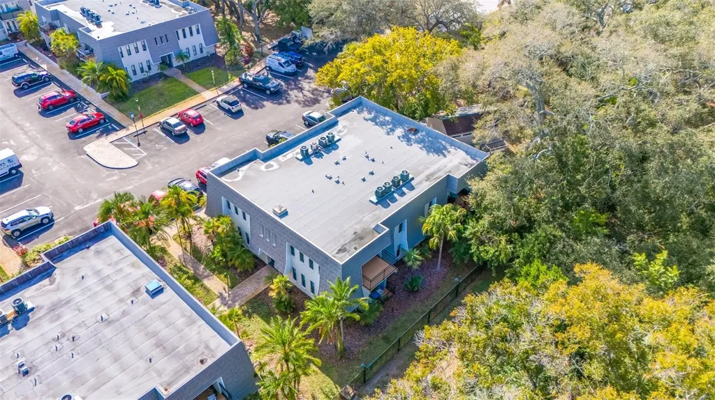 708 Lyndhurst Dunedin FL 34698