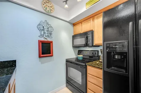 708 Lyndhurst Dunedin FL 34698