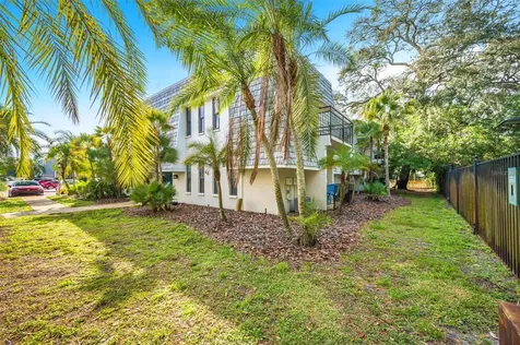 708 Lyndhurst Dunedin FL 34698