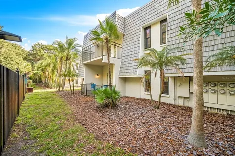 708 Lyndhurst Dunedin FL 34698