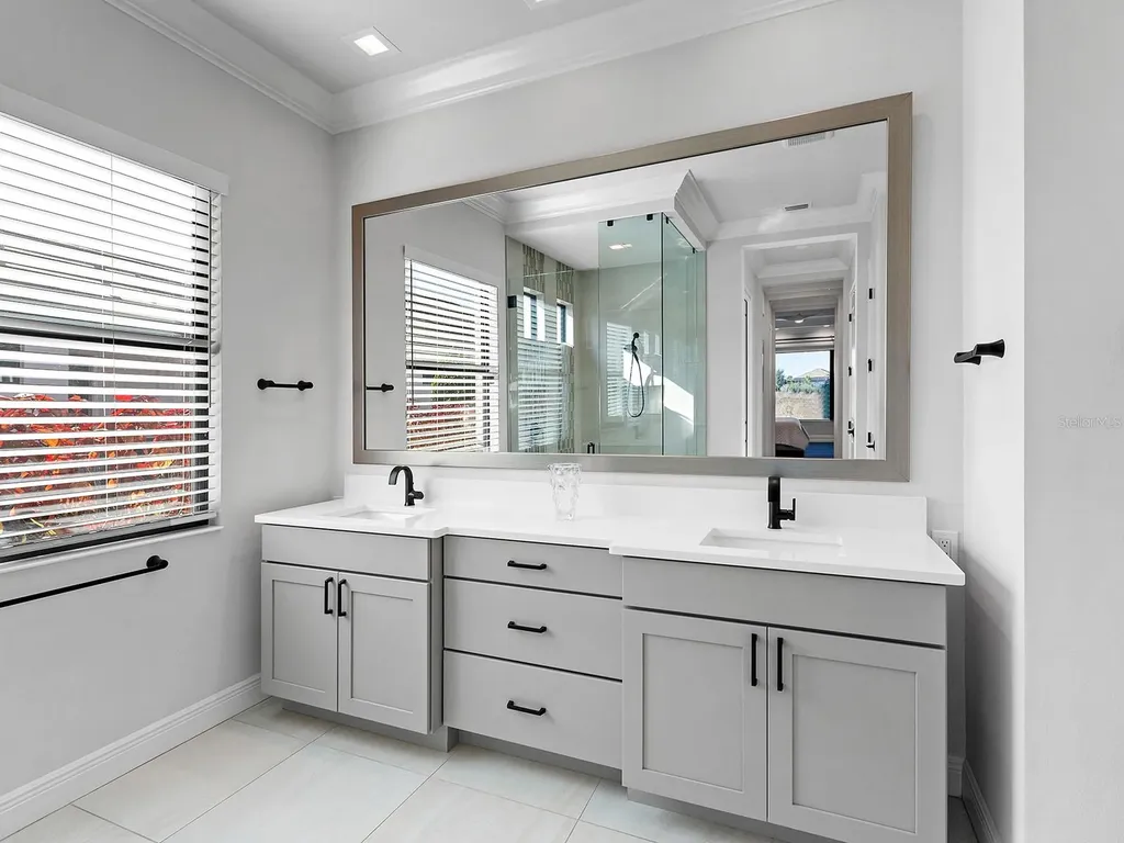 724 Crosswind Avenue Sarasota FL 34240