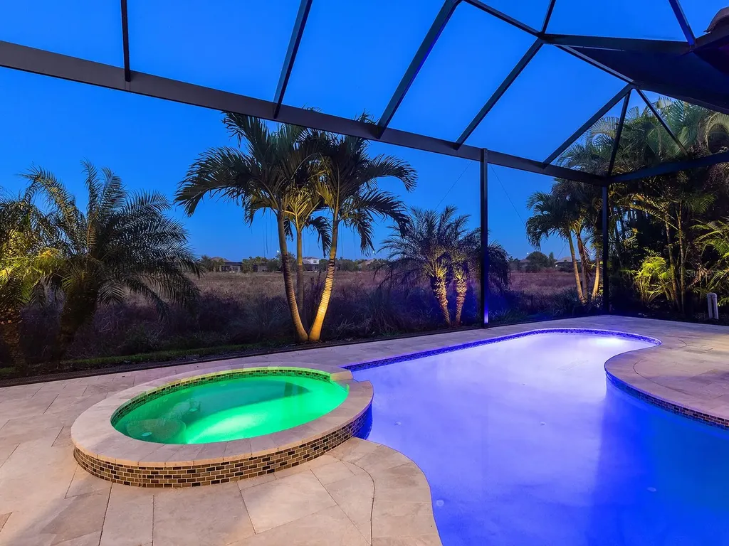 724 Crosswind Avenue Sarasota FL 34240