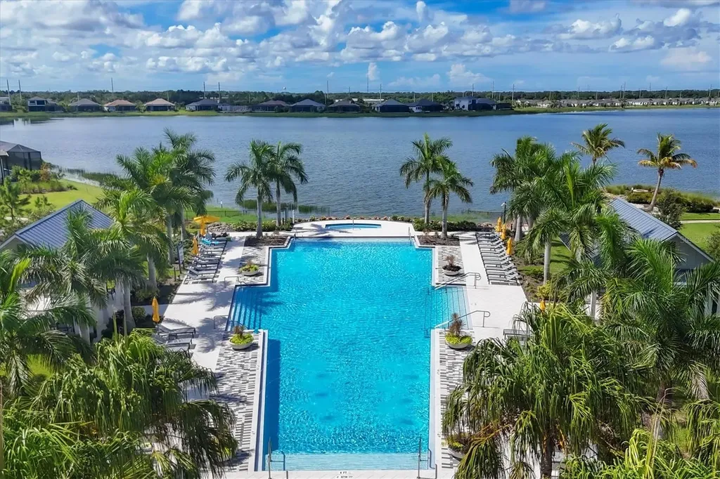 724 Crosswind Avenue Sarasota FL 34240