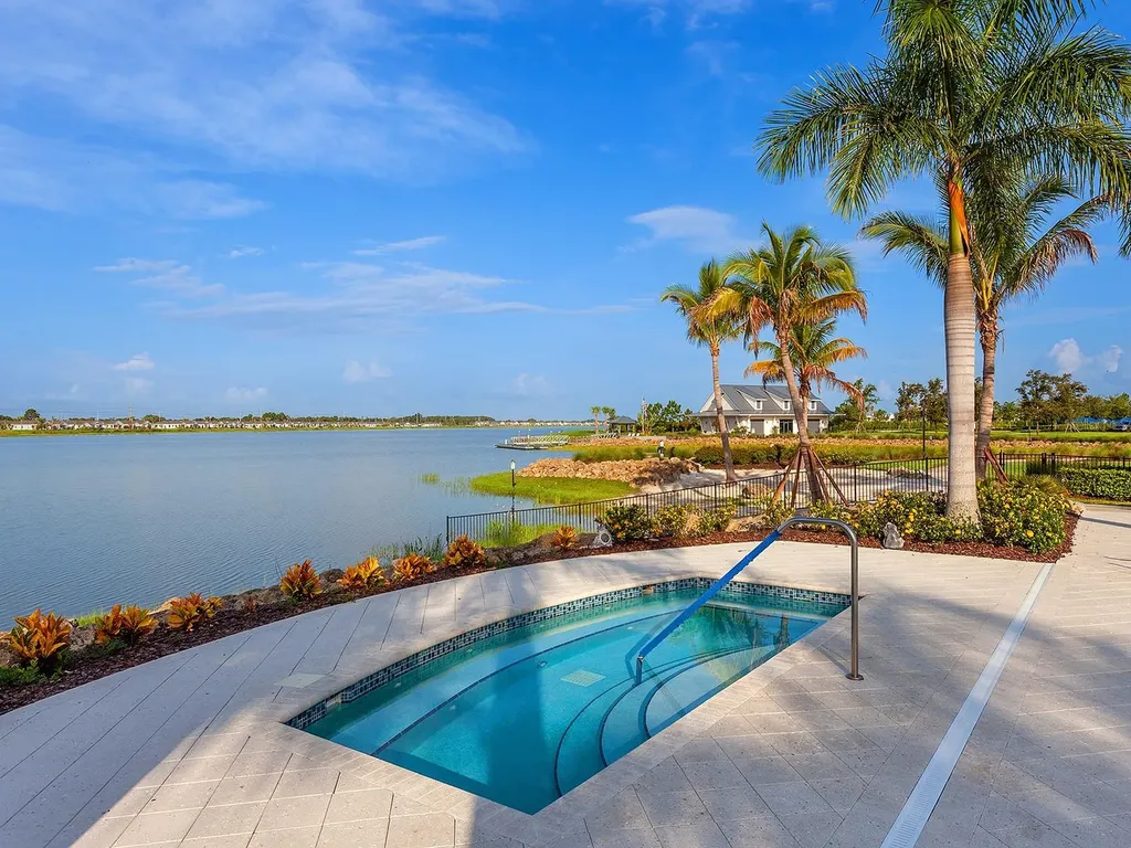 724 Crosswind Avenue Sarasota FL 34240