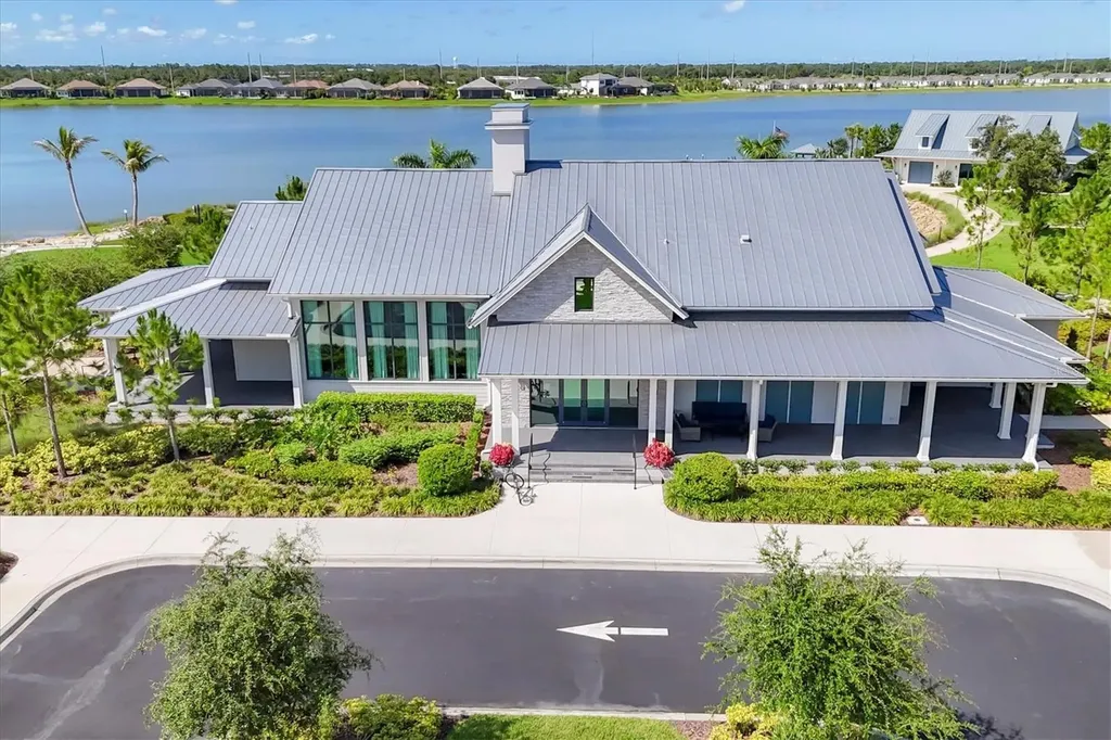 724 Crosswind Avenue Sarasota FL 34240