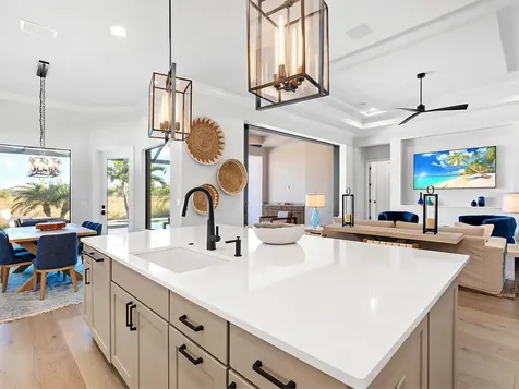 724 Crosswind Avenue Sarasota FL 34240