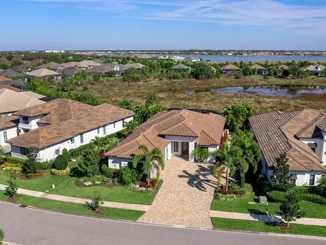 724 Crosswind Avenue Sarasota FL 34240