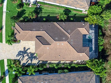 724 Crosswind Avenue Sarasota FL 34240