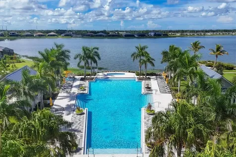 724 Crosswind Avenue Sarasota FL 34240