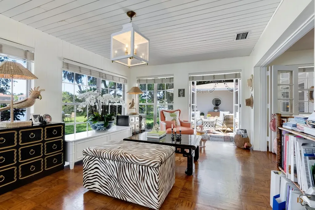 1542 Gulfview Drive Sarasota FL 34236