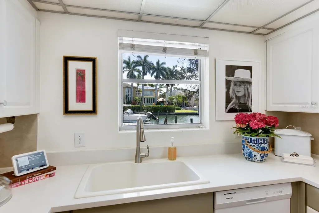 1542 Gulfview Drive Sarasota FL 34236