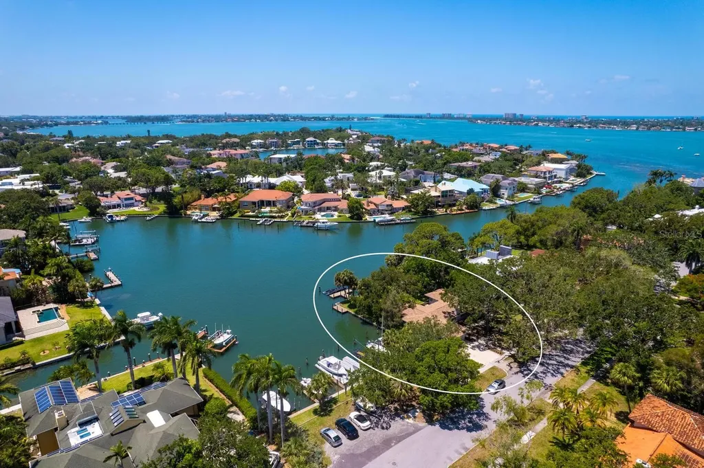 1542 Gulfview Drive Sarasota FL 34236