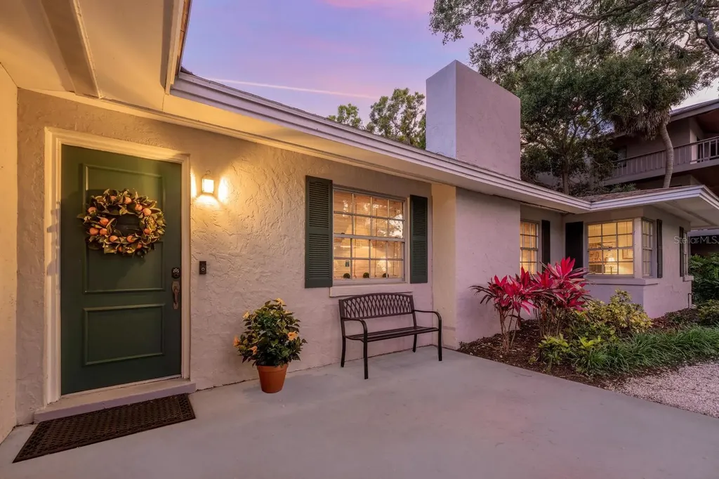 1542 Gulfview Drive Sarasota FL 34236